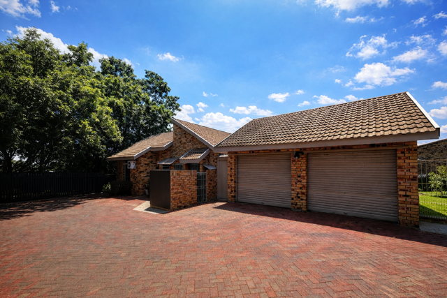3 Bedroom Property for Sale in Pentagon Park Free State